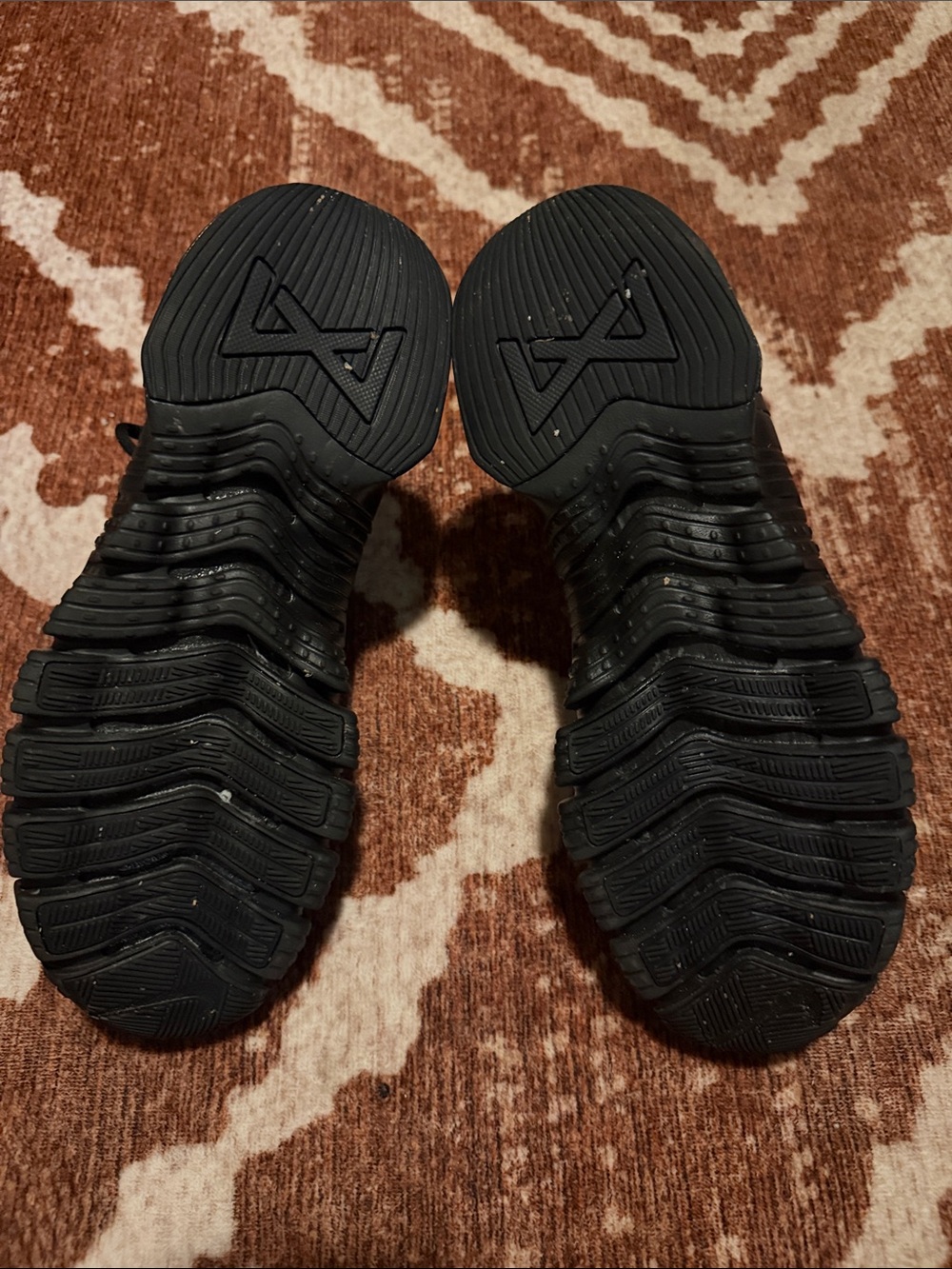 Women’s Nike Metcon Sneakers - Picture 5 of 6